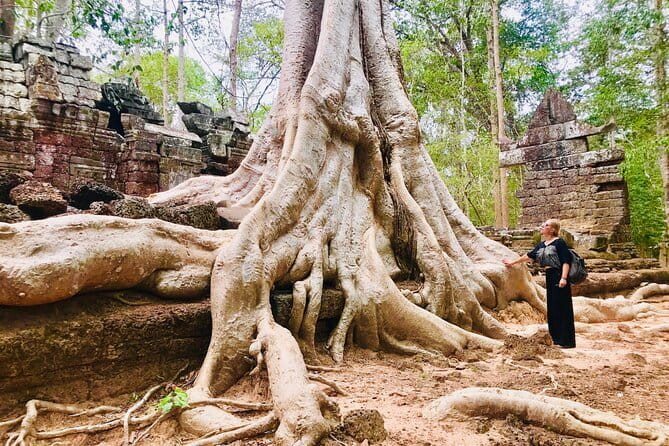 1-Day Angkor Wat Cycling Tour: Scenic Bike Adventure in Siem Reap - Prasat Kravan and the ride through village life