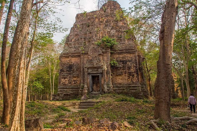 1-Day Angkor Wat Cycling Tour: Scenic Bike Adventure in Siem Reap - What the private format is worth
