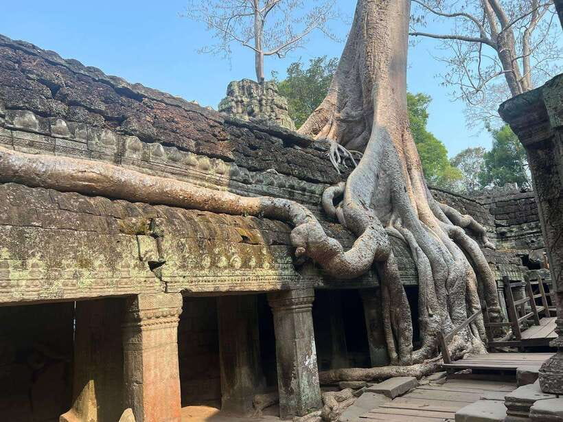1-Day Angkor Wat Private Tour with Spanish Tour Guide. - 4:00 PM sunset, an optional final chapter