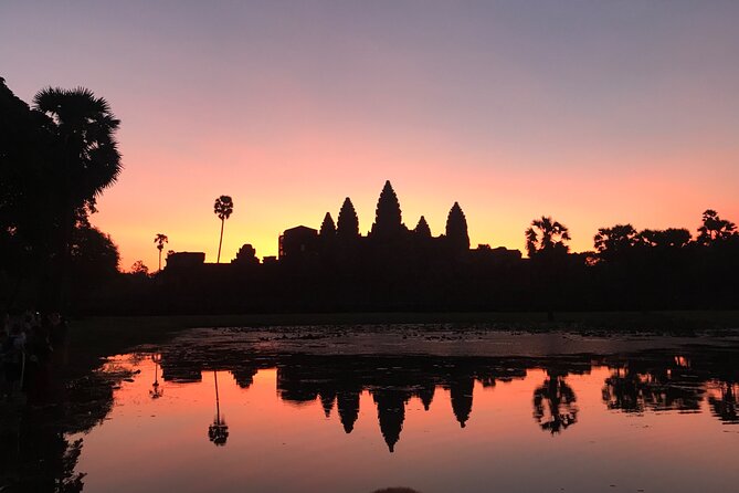1 Day | Angkor Wat Sunrise with Small Tour - What the guide and vehicle add