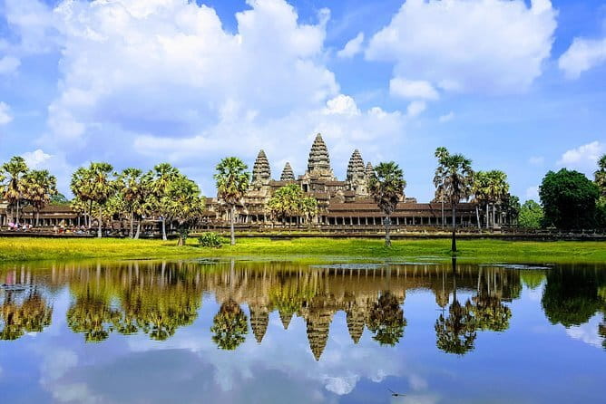 1 day special Tour: Angkor Wat,Bayon,Ta Prohm, Bantey srei and Beng Mealea - Starting at Angkor Wat