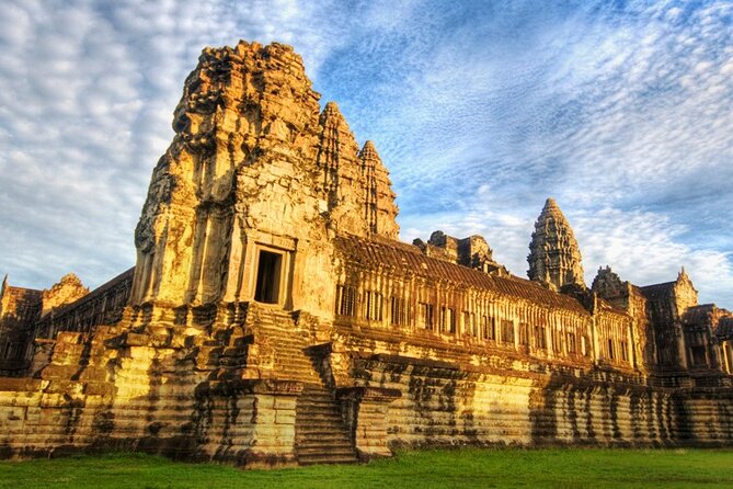 1day private tour to all majestic Temples in Angkor and Sunset - Bayon’s carved faces are the day’s great surprise