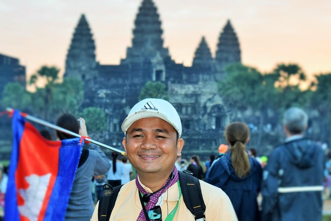 2-D Angkor temple tour with one sunrise in A/C vehicle and guide. - Banteay Srei and Banteay Samre: two rewarding additions