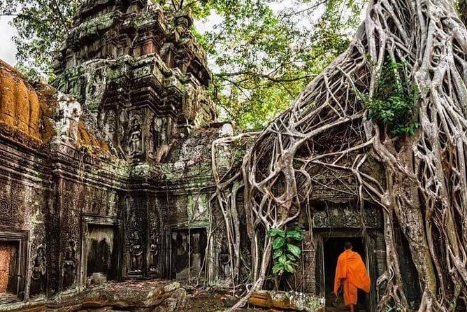 2-Day Angkor Wat Sunrise tour, Banteay Srei & Tonle Sap lake - Angkor Thom begins with faces, gates, and royal ceremony