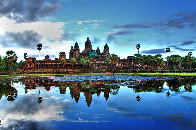 2-Day Angkor Wat & Tonle Sap Tour - Day one: Bayon faces, jungle roots, and sunset crowds