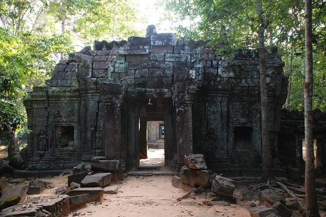 2-Day Angkor Wat & Tonle Sap Tour - What the private format changes