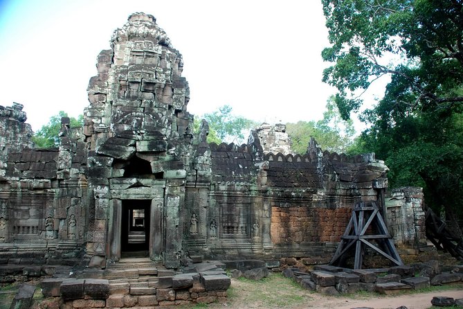 2-Day Angkor Wat & Tonle Sap Tour - Day two: Angkor Wat before dawn