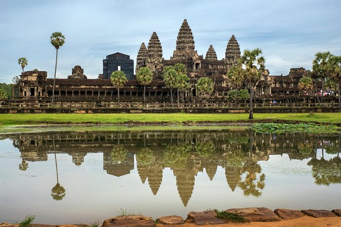 2-Day Angkor Wat Tour - Two days that put Angkor in context