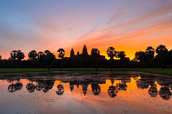 2-Day Angkor Wat Tour with Banteay Srei and Floating Village - Angkor Wat and the optional Phnom Bakheng sunset