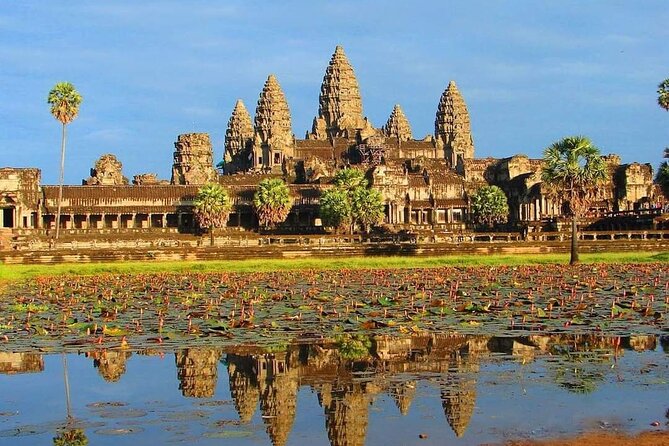 2-Day Private Tour in Angkor Wat Grand Circuit - Day one: Angkor Thom and Bayon’s stone faces