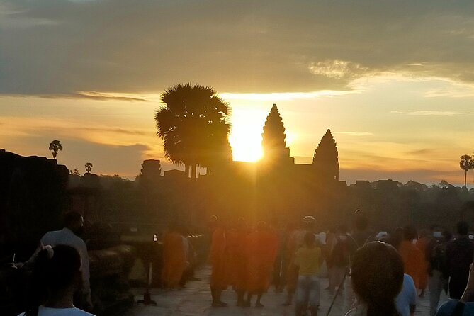 2-Day tour with sunrise - The temples are better with a guide beside you