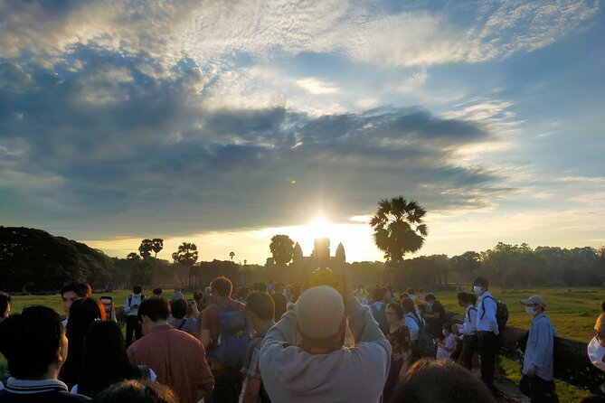 2-Day tour with sunrise - Day two: an early start for Angkor Wat sunrise