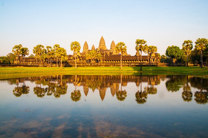 2-Day Unforgettable Experience of Angkor Wat - Street food and Road 60m after dark