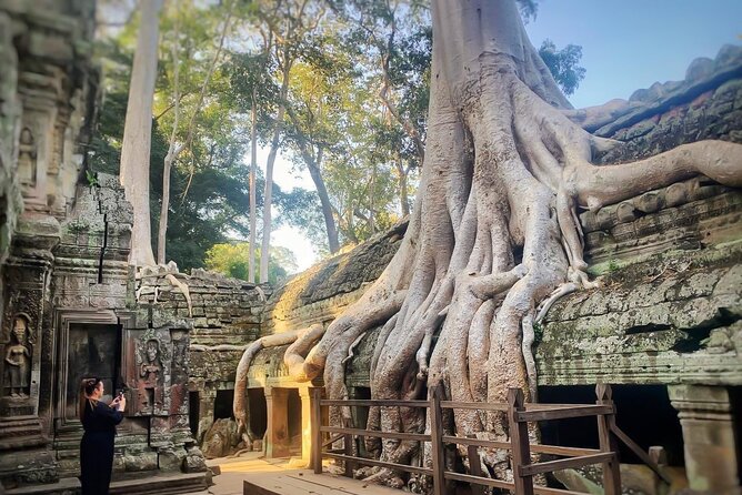 2 Days Guided Historical Tour in Angkor - Angkor Thom South Gate and Bayon’s smiling faces