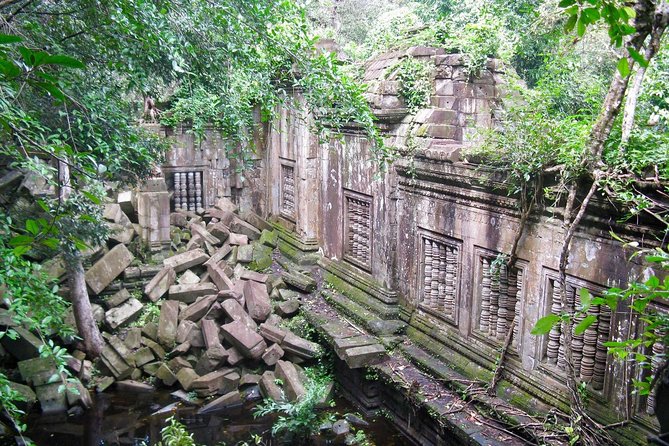 2-Days Private Tour Discovery Angkor Wat , Waterfall and Beng Mealea Temple - Phnom Kulen adds water and local life