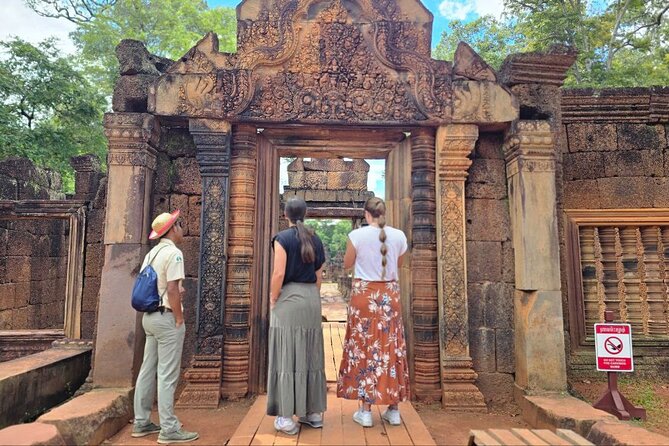 2 Days Tour in Siem Reap including Lunch, Dinner & Apsara Show - Two days that show more than the main Angkor circuit