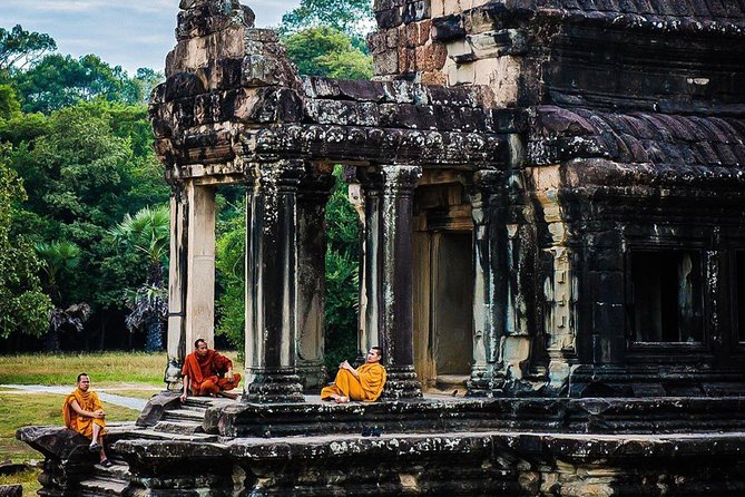 2-Days Tour (The Best Historical of Khmer Empire) - The quieter corners of Angkor Thom