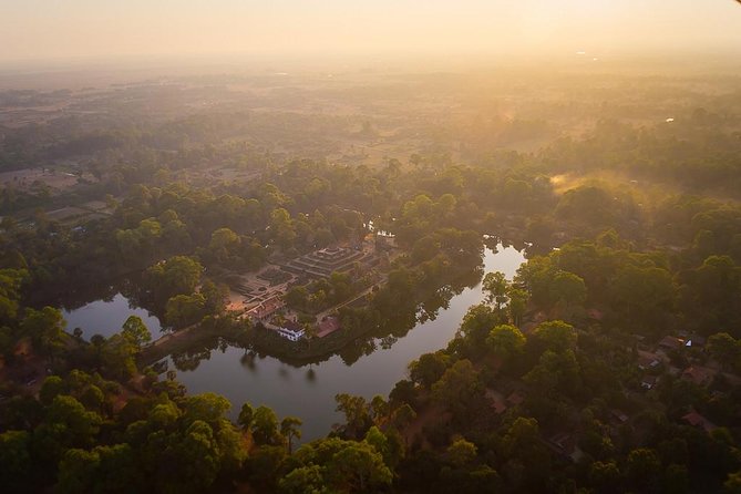 3-Day Angkor, Lake-side Village & Roluos Temples Tour - Day two: sunrise, remote temples, and the pink sandstone of Banteay Srei
