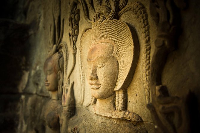 3-Day Angkor Wat with All Interesting Major Temples, Banteay Srei & Beng Mealea - Angkor Thom: faces, kings, and public ceremony