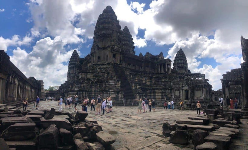 3-Day Exploring Angkor Wat & Siem Reap Highlights Tour. - Kompong Phluk and an hour on Tonle Sap