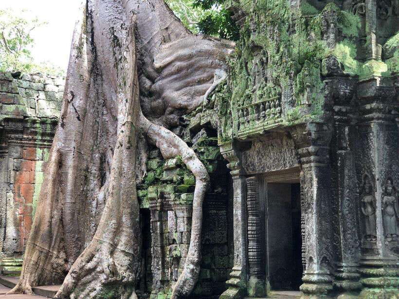 3-Day Exploring Angkor Wat & Siem Reap Highlights Tour. - Wat Thmei and Siem Reap’s difficult past