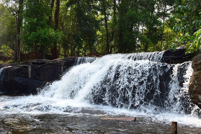 5-Day 'All The Sights' Tour - Day 5: Kompong Phluk and Siem Reap markets