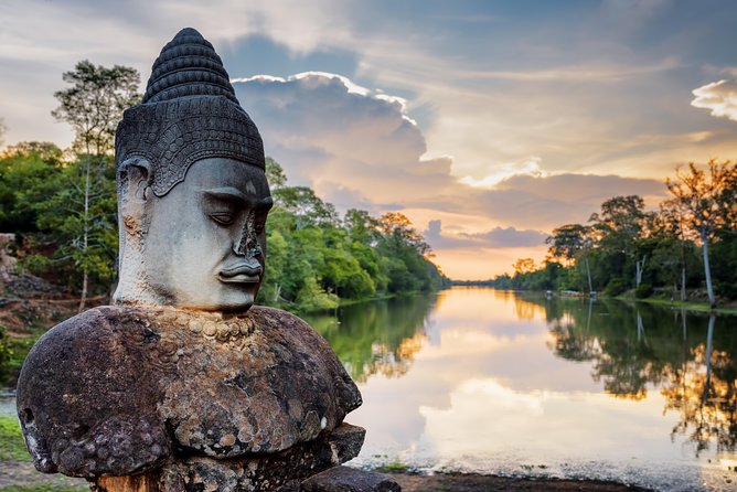 7-must See Temples in Angkor Park (Private Guided Tour) - Bayon and the famous stone faces