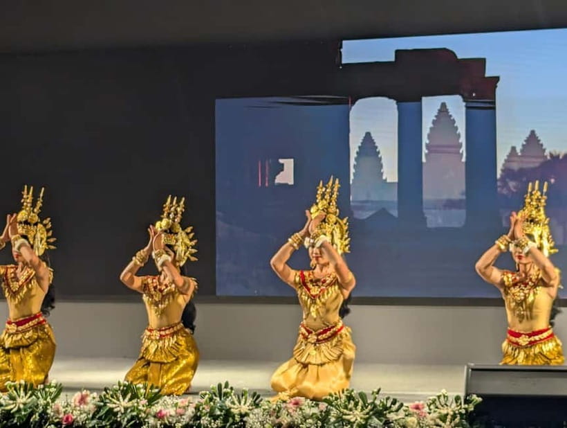 A Night To Remember: Apsara Dance Show with Buffet Dinner - The buffet: over 60 dishes on one generous spread