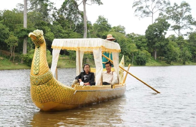 Angkor Bike tour & Gondola Sunset Boat - Bun and the value of a good guide