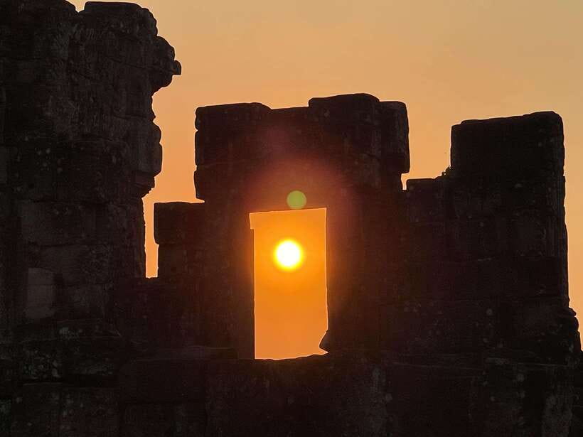 Angkor Highlights and Sunset Tour - Lunch and the practical middle of the day