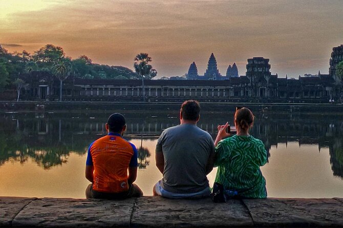 Angkor Sunrise Bike Tour - Breakfast & Lunch included - Key points at a glance