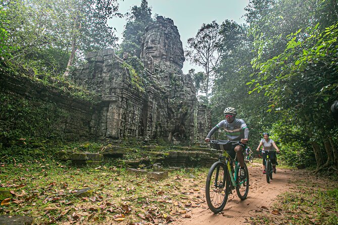 Angkor Sunrise Bike Tour / E-Bike or Tuk Tuk - Quiet tracks behind Angkor Wat