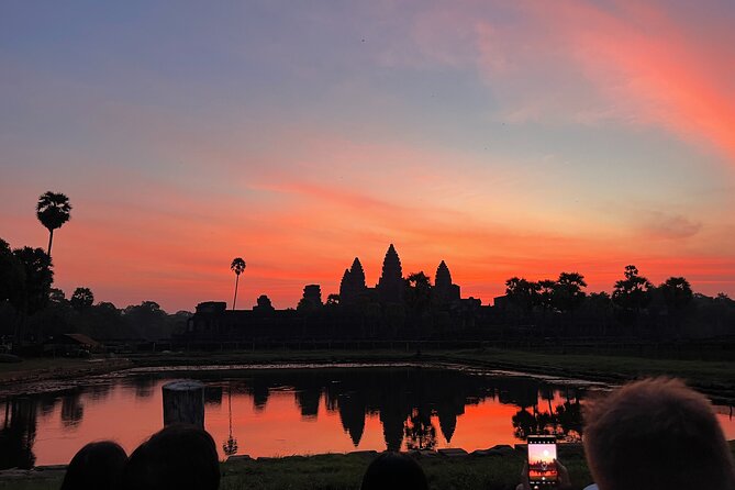 Angkor Sunrise Bike Tour with Lunch Included - 4:30 am pickup and the first look at Angkor Wat