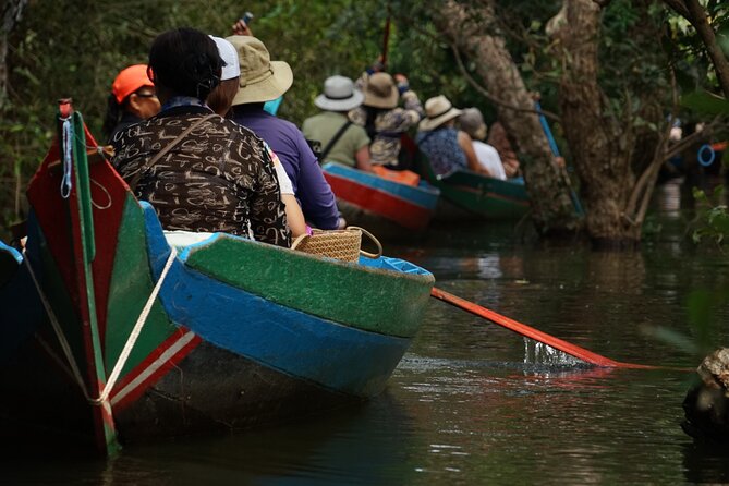 Angkor Sunrise & Floating Village Sunset Full-Day Siem Reap Tour - Breakfast beside Srah Srang