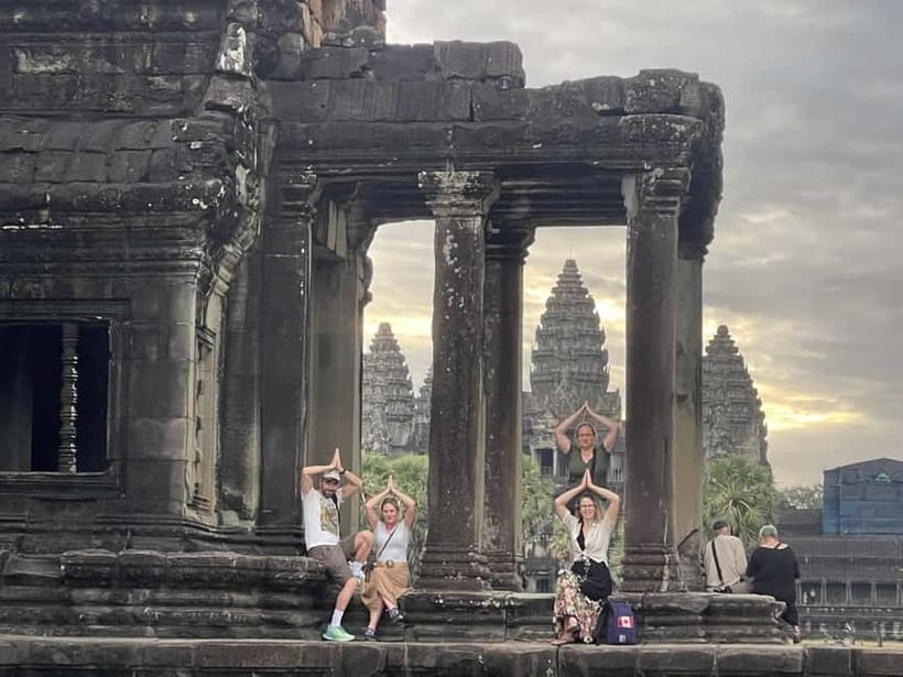 Angkor Sunrise or Sunset Tour (includes breakfast or lunch) - What the guide adds to the morning