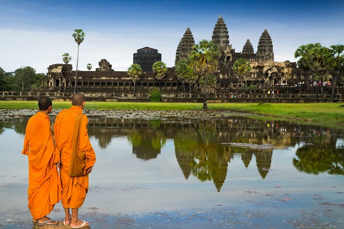 Angkor Sunrise Small Group Tour Inclusive Breakfast and lunch - Food, clothing, and practical preparation