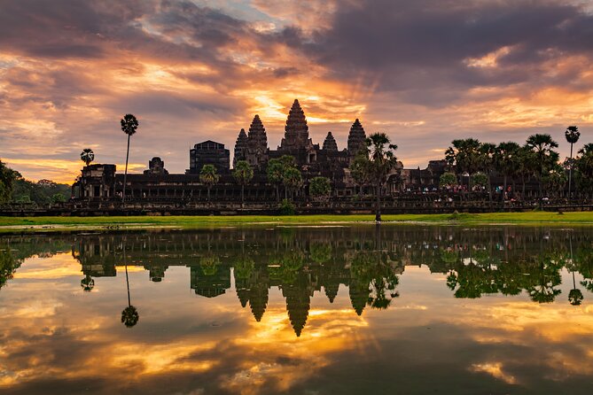 Angkor Sunrise Small Group Tour Inclusive Breakfast and lunch - Breakfast beside Srah Srang