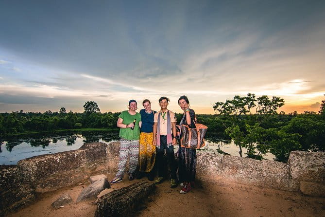 Angkor Sunset & Gondola Ride By Jeep - The Dragon Boat finish at Angkor Thom South Gate