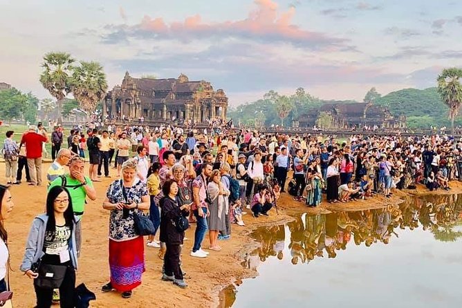 Angkor Temple Sunrise Half Day Tour - Angkor Wat: two hours with Cambodia’s great symbol