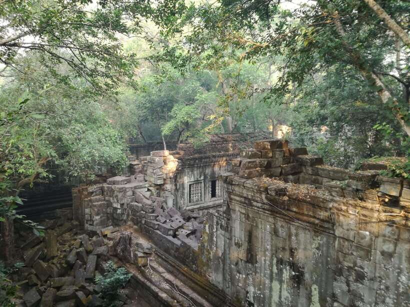 Angkor Temples Highlights Tour: 2 Days with Sunrise - Banteay Srei and the finest carved details