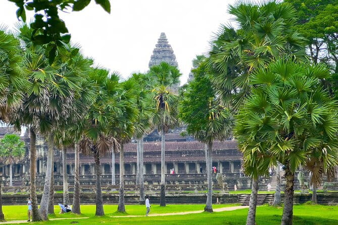 Angkor Wat 2 Days and a Half Temples & Tonle Sap-Small Group Tour - Who should book this Angkor Wat tour?