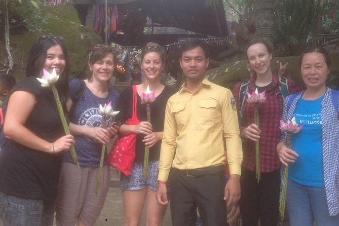 Angkor wat and Small group temples Full day tours - Bayon Temple and its stone faces