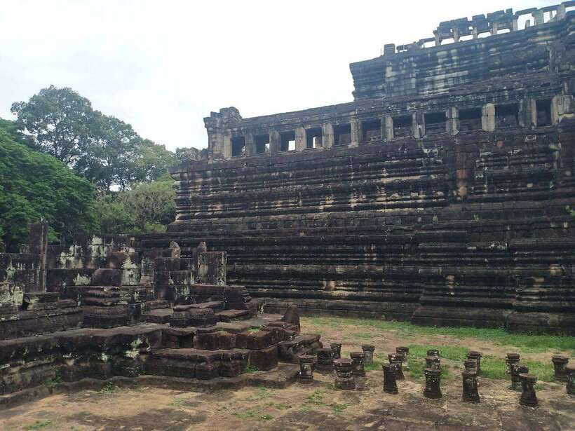 Angkor Wat, Angkor Thom, and Ta Prohm Day Trip with Sunset - What to bring and how to pace yourself
