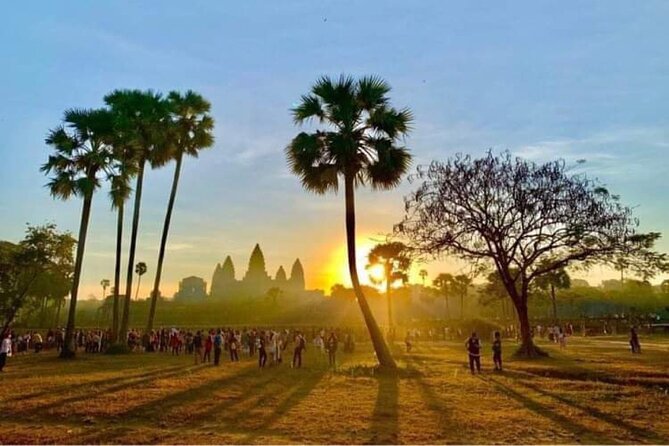 Angkor Wat at Sunrise - Exploring the temple after the first light