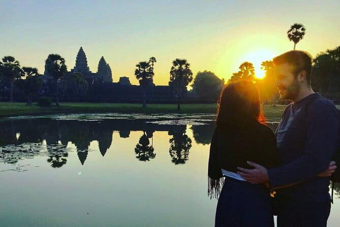 Angkor Wat & Banteay Srei 1-Day Tour - Lunch, shade, and a chance to slow down