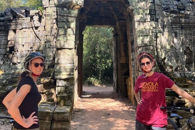 Angkor Wat Cycling Tour - Angkor Wat: two hours at Cambodia’s great temple