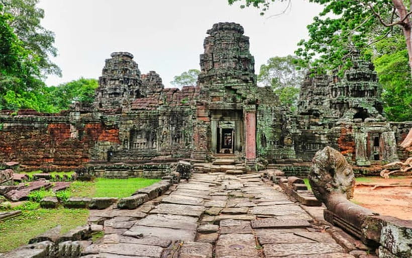 Angkor Wat: Full-Day Guided Sunset Tour - Lunch is simple and separate
