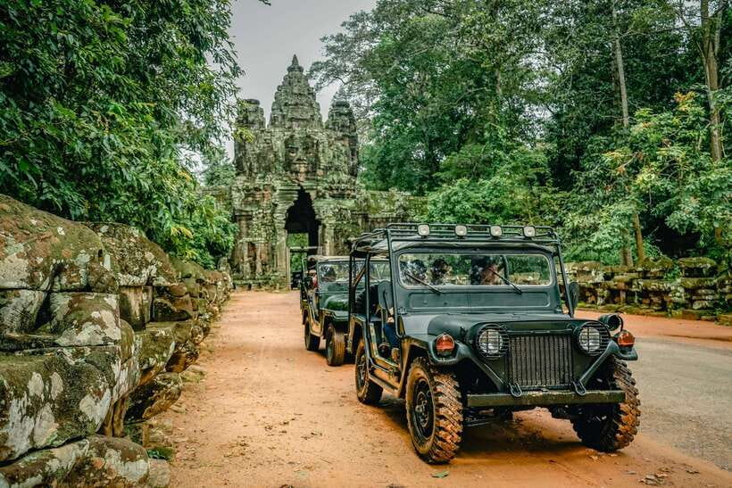 Angkor Wat: Guided Jeep Tour Inclusive lunch at local house - Lunch at a local house