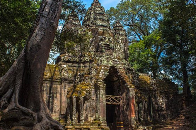 Angkor Wat highlight Tour From Sunrise -Small Group - Angkor Wat before the heat builds