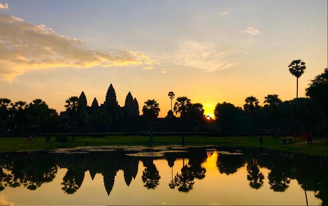 Angkor Wat Highlights and Sunrise Guided Tour from Siem Reap - Who should book this sunrise tour